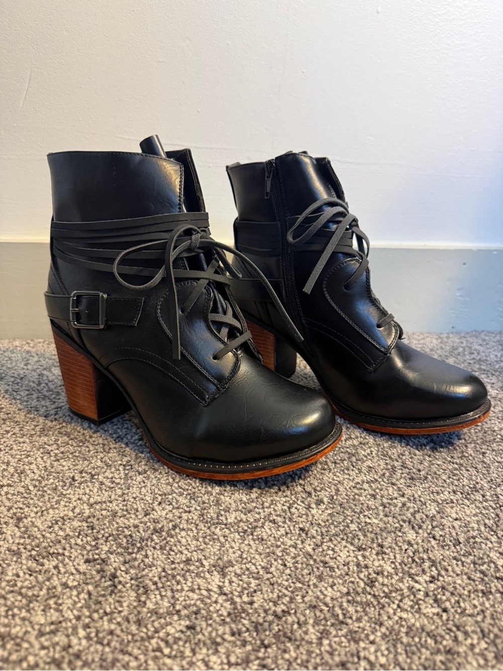Vintage 93 “Bianca” Black Heeled Ankle Boots Women’s 8.5 Wide